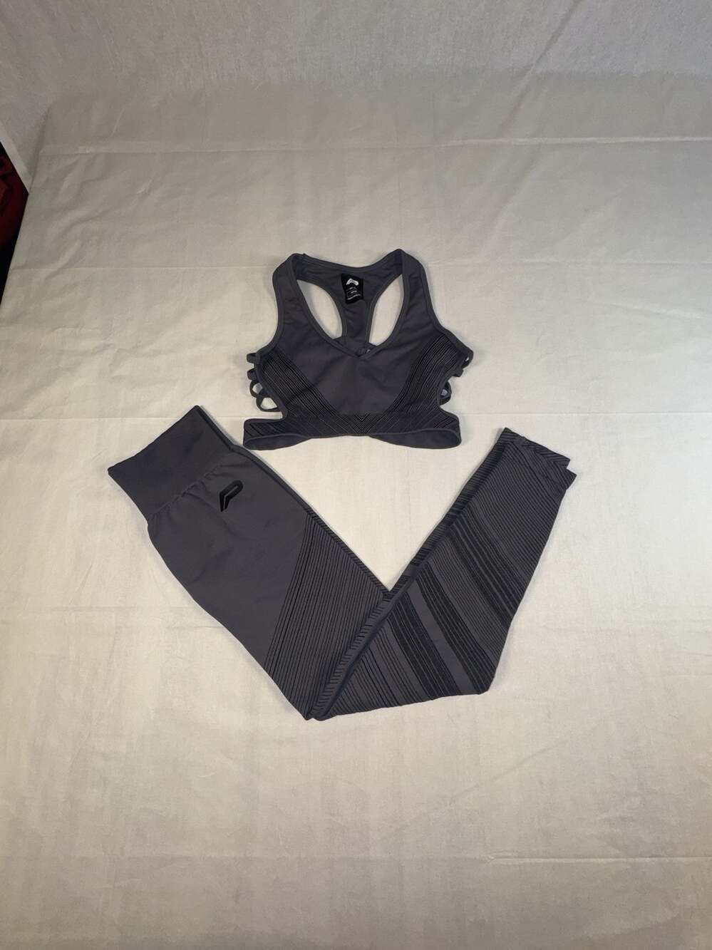 Pursue Fitness Seamless Leggings and Sports Bra Set Size Medium